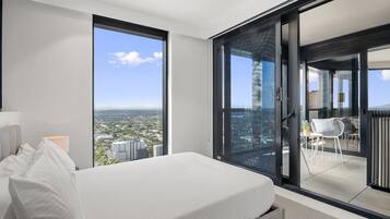 Iron/ironing board, internet, bed sheets