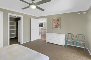 2 bedrooms, iron/ironing board, Internet, bed sheets