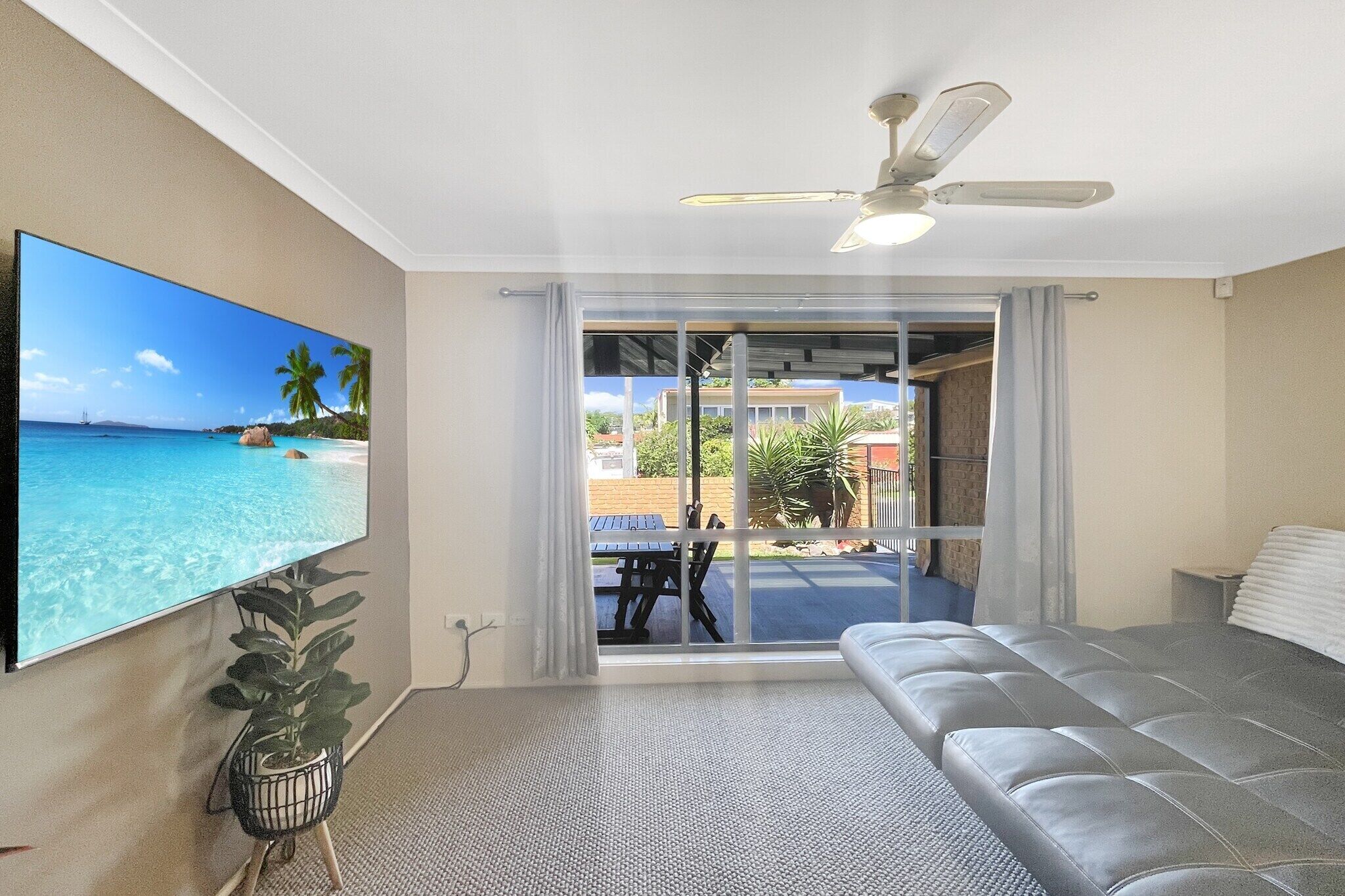 Iron/ironing board, internet, bed sheets