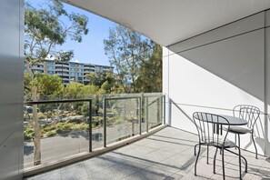 Outdoor dining - Central Braddon Retreat with Balcony & Pool Access (Turner)