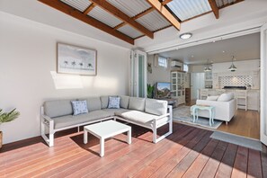 Smart TV - Bluestone Symmetrical Cottage with Outdoor Area (North Adelaide)