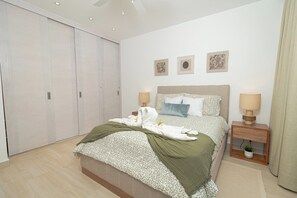 1 bedroom, iron/ironing board, WiFi, bed sheets - Aqua Esmeralda • Beachfront Apartment Martinica 103 (Dominicus)