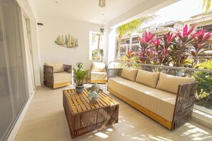 Terrace/patio - Aqua Esmeralda • Beachfront Apartment Martinica 103 (Dominicus)