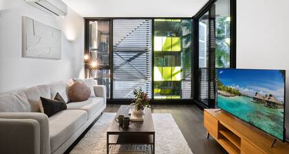 Elegant 1-Bed Apartment with Premium Amenities