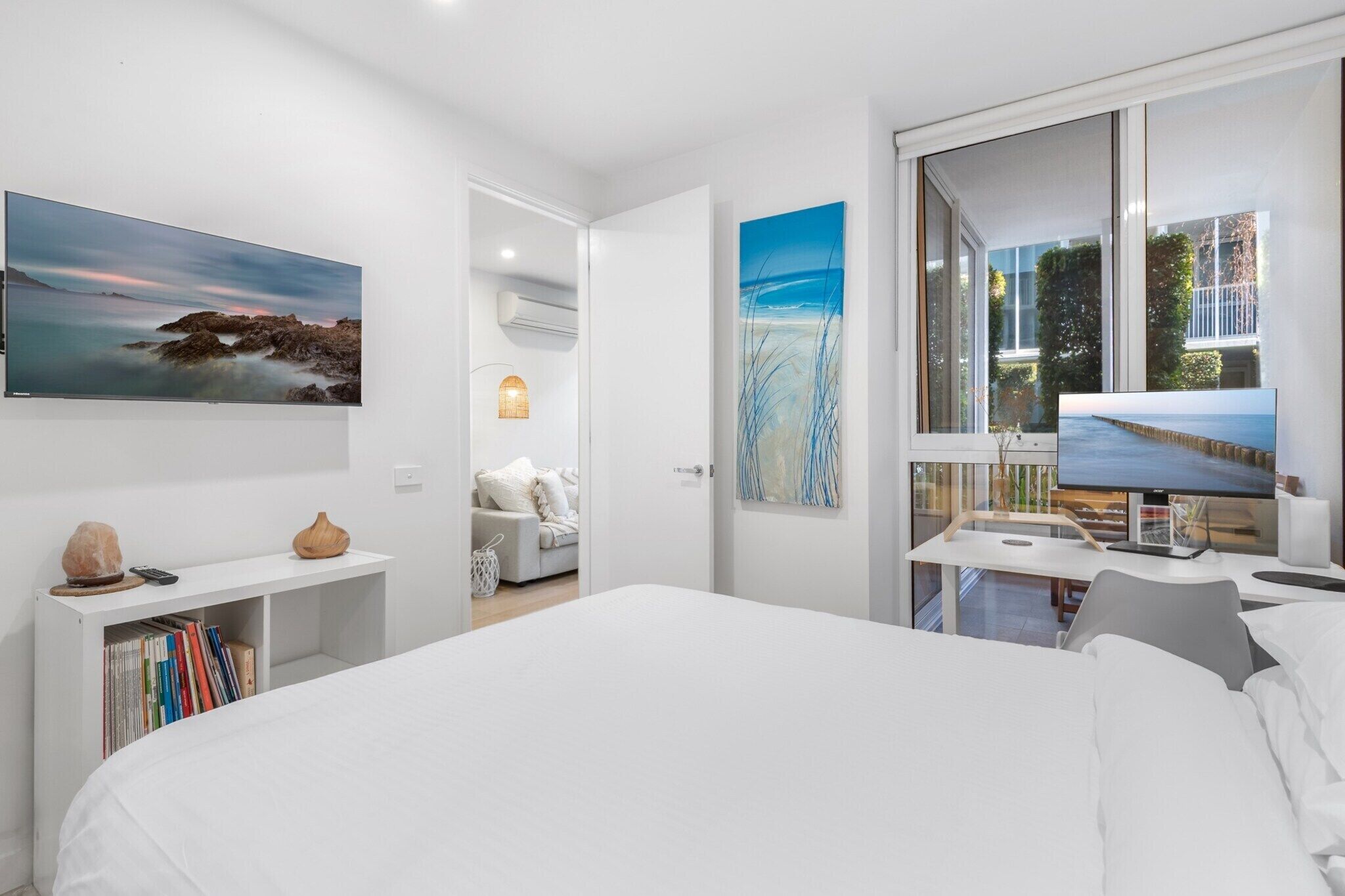 2 bedrooms, desk, iron/ironing board, Internet