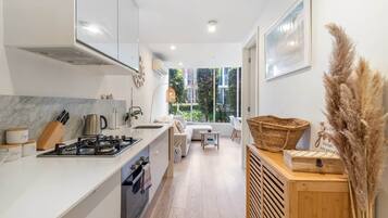 Fridge, microwave, oven, stovetop