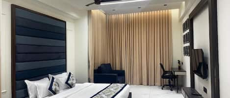 Studio Suite | Free WiFi