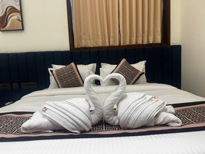 Deluxe Room | Rollaway beds, free WiFi, bed sheets - Lords Swastik Studio Kodinar (Kodinar)