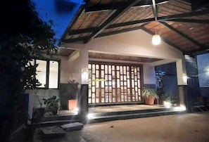 Restaurant - Lords Swastik Studio Kodinar (Kodinar)