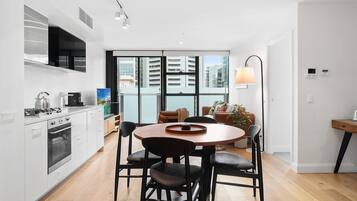 Fridge, microwave, oven, stovetop