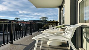 Property grounds - Bright 2-Bed Flat with Balcony in Vaucluse (Vaucluse)