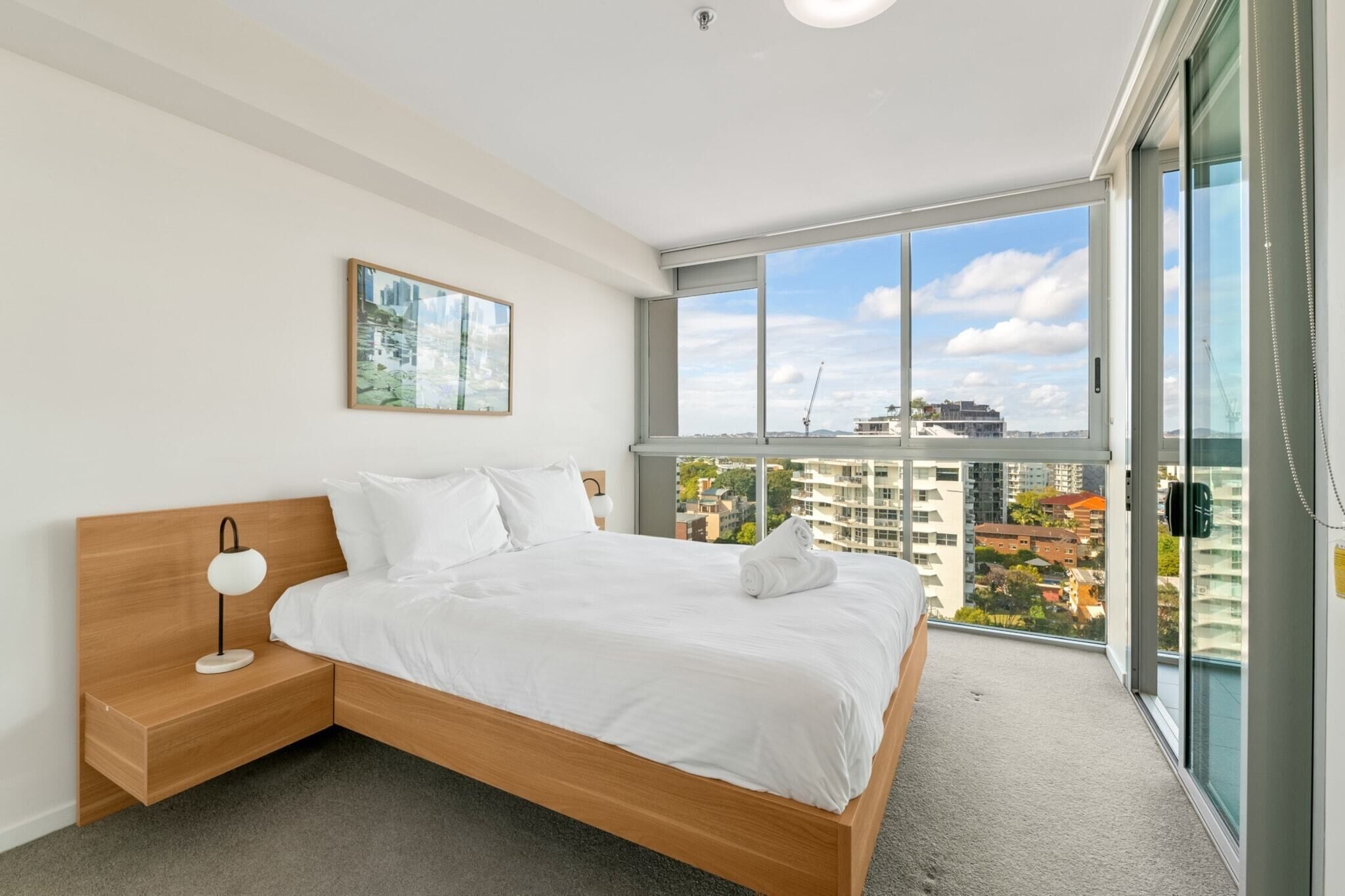 2 bedrooms, desk, iron/ironing board, Internet