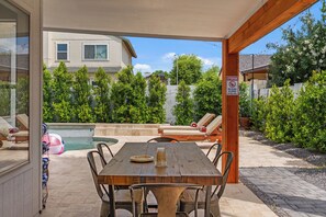 Outdoor dining