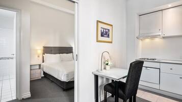 Desk, iron/ironing board, Internet, bed sheets