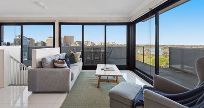 Split-Level 2BR with City-View and Separate Study