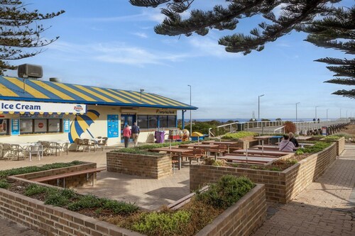 Bright 2-Bed Apartment Steps from Largs Bay Beach