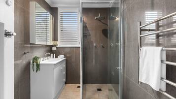 Shower, towels