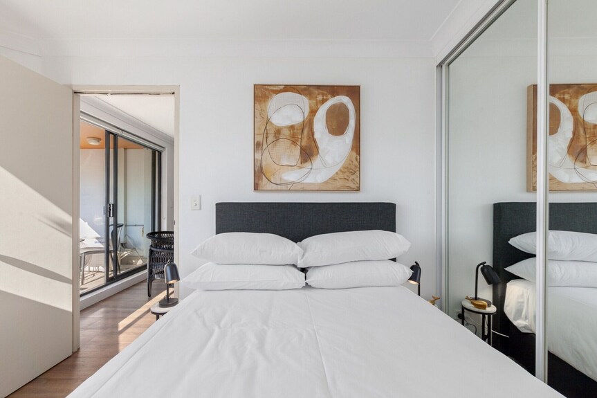 Bright 2-bed Surry Hills Apartment With Balcony - Moore Park