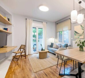Living area - Sun-Splashed Sanctum w/ Green Patio, Acropolis (Athens)