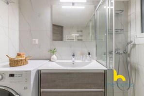 Hair dryer, soap, shampoo - Sun-Splashed Sanctum w/ Green Patio, Acropolis (Athens)