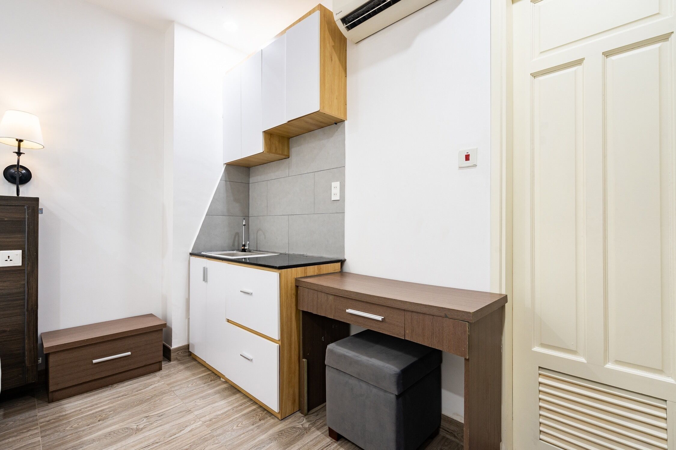 Deluxe Double Room | Desk, laptop workspace, blackout drapes, free WiFi