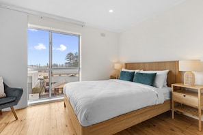 2 bedrooms, iron/ironing board, Internet, bed sheets - Stylish 2-Bed Home Steps from Henley Beach (Henley Beach)