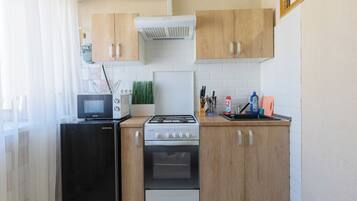 Family Apartment, City View | Private kitchen