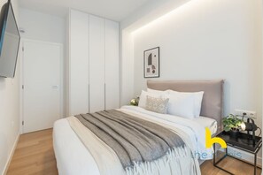 2 makuuhuonetta, silitysrauta/-lauta, ilmainen Wi-Fi, vuodevaatteet