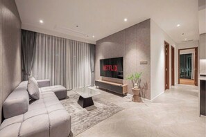 Family Suite, 3 Bedrooms, Club Lounge Access, City View | Egyptian cotton sheets, premium bedding, down comforters - Zenith Luxstay The Crest Residence (An Khanh)