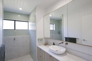 Hair dryer, towels