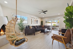 Smart TV, fireplace