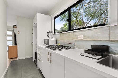 Bright 1-Bed Apartment with Garden Views