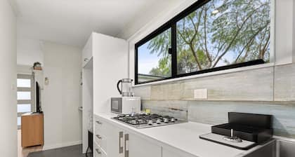 Bright 1-Bed Apartment with Garden Views