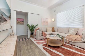 Smart TV, stereo, offices