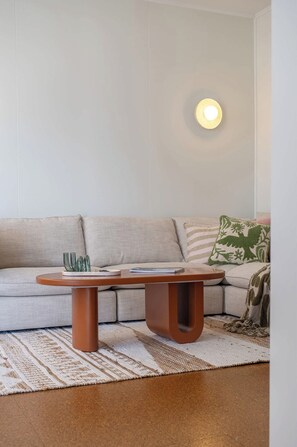 Smart TV, stereo, offices