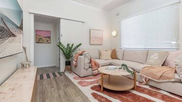 Smart TV, stereo, offices