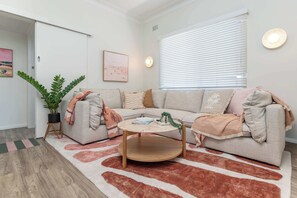 Smart TV, stereo, offices