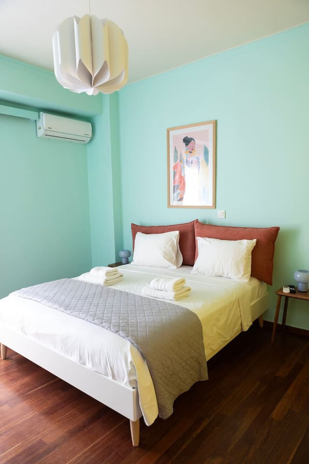 Skrivebord, strykejern/-brett, wi-fi og sengetøy