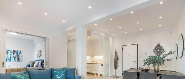 Interior - Upscale central APT, Patio near Hospitals & Metro (Μενεμένη)