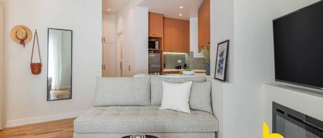 Télévision, cheminée