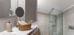Hair dryer, towels - Sky-High Athenian Elegance: Retreat With Views! (Zografou)