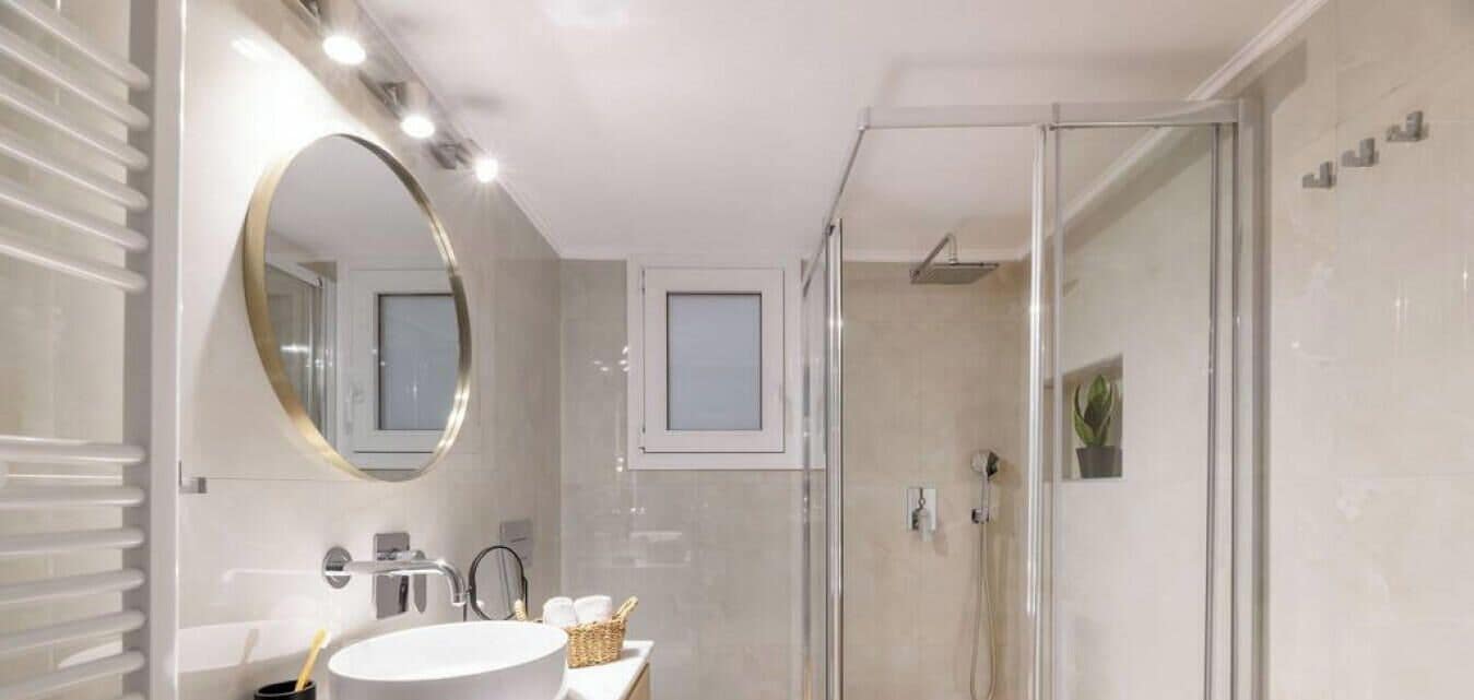 Hair dryer, towels