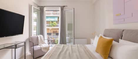 1 habitación, tabla de planchar con plancha, wifi gratis y ropa de cama