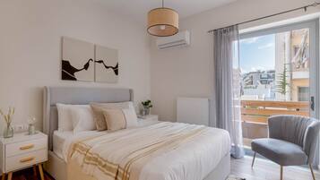 Desk, iron/ironing board, WiFi, bed sheets
