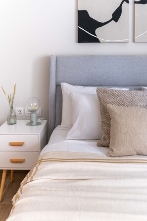 1 slaapkamer, een strijkplank/strijkijzer, gratis wifi, beddengoed