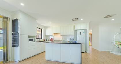 Bright Airy Retreat with Garden