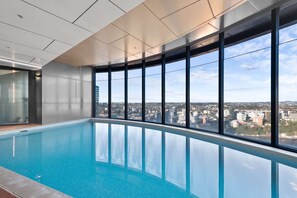Indoor pool - Panoramic Views Apartment & High-Rise Pool and Gym (Brisbane City)