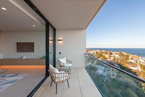 Terrace/patio - Modern 1-Bed with Tamarama Beach Views (Tamarama)