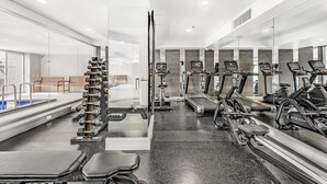 Fitness facility - 2-Bed City Retreat with Gym and Pool Access (Adelaide)