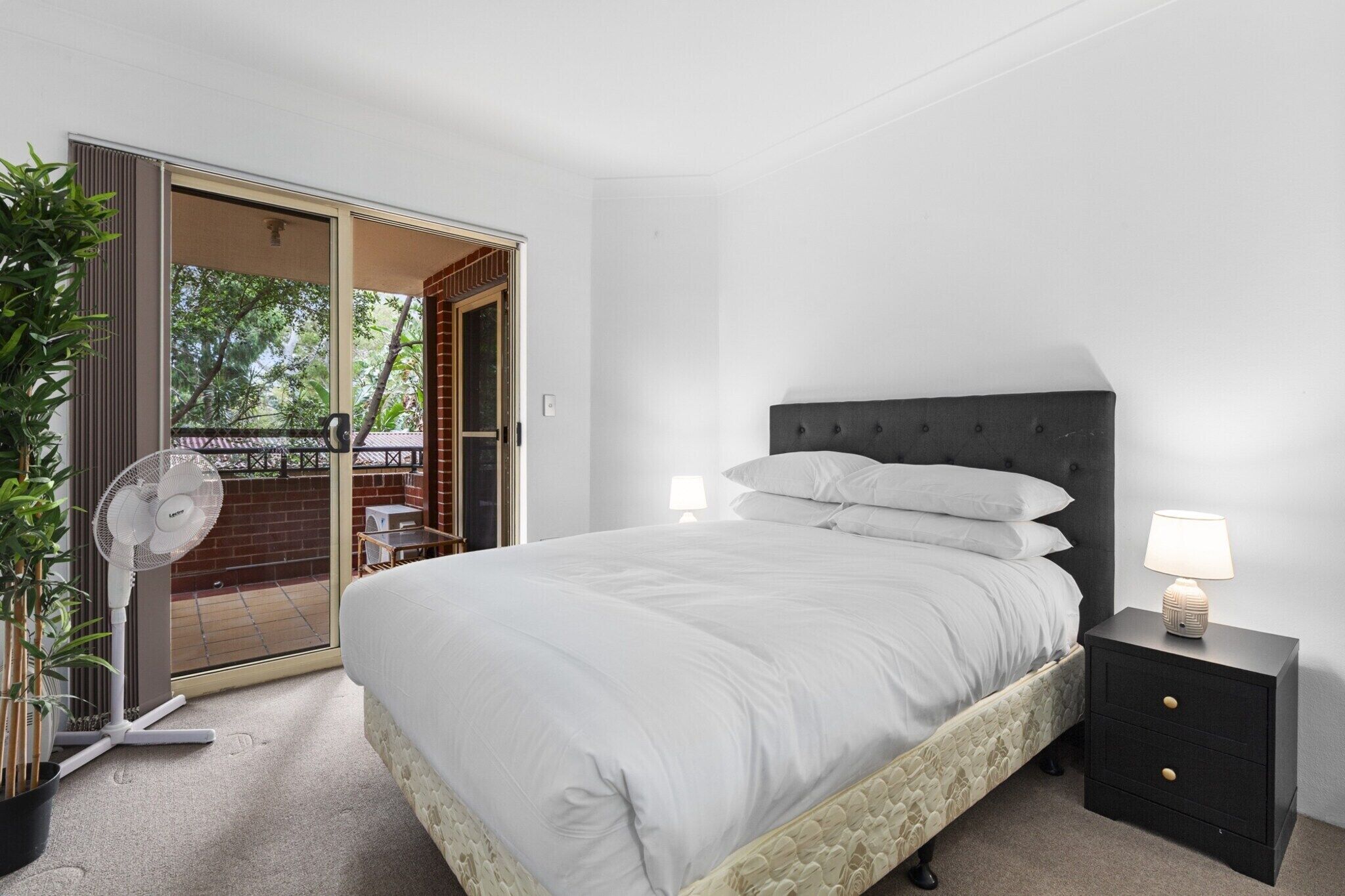 2 bedrooms, desk, iron/ironing board, Internet